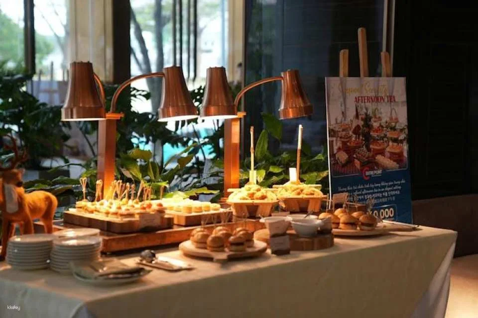 Afternoon tea and pearl experience