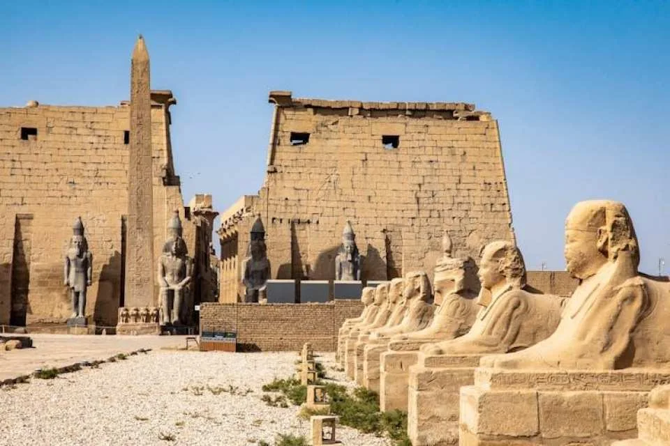 Ancient Luxor tour from Marsa Alam with a private Egyptologist