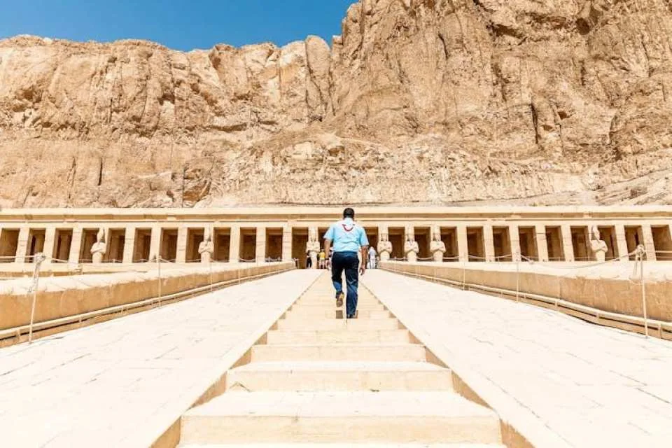 Ancient Luxor tour from Marsa Alam with a private Egyptologist