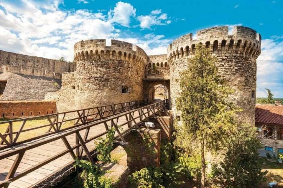 River Cruises Collection: Belgrade E-Bike Tour