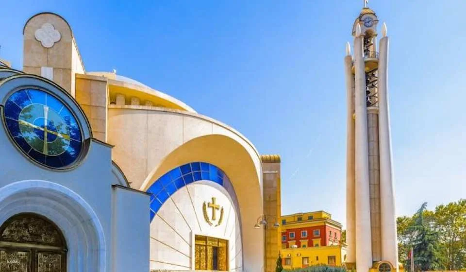 Tirana guided walking tour