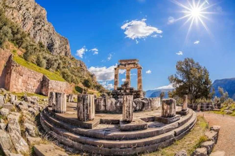 Delphi archaeological site with virtual reality from Athens (616988)
