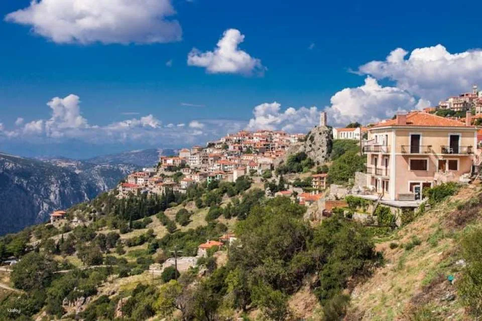 Delphi archaeological site with virtual reality from Athens