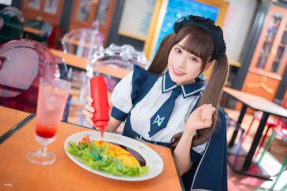 Drawing Omelette Rice Experience at Akihabara Maid Café