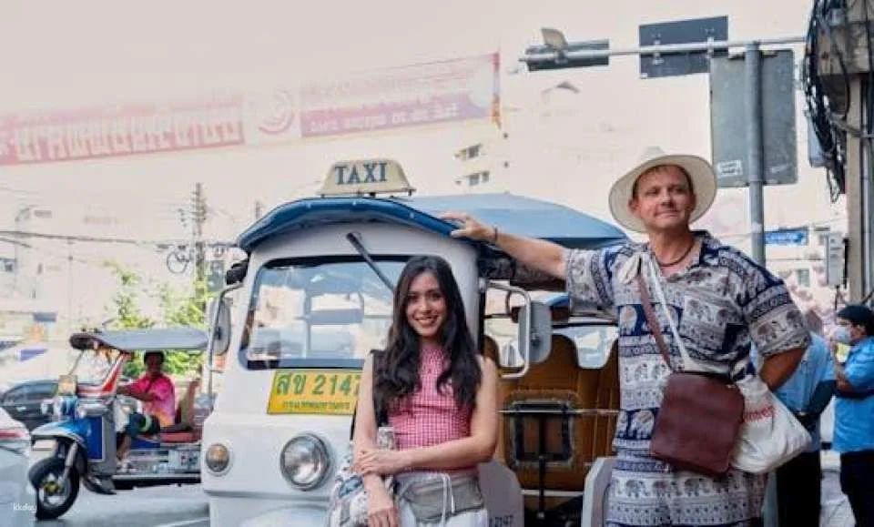 Electric tuk tuk tour through Bangkok Thonburi and Wang Lang districts