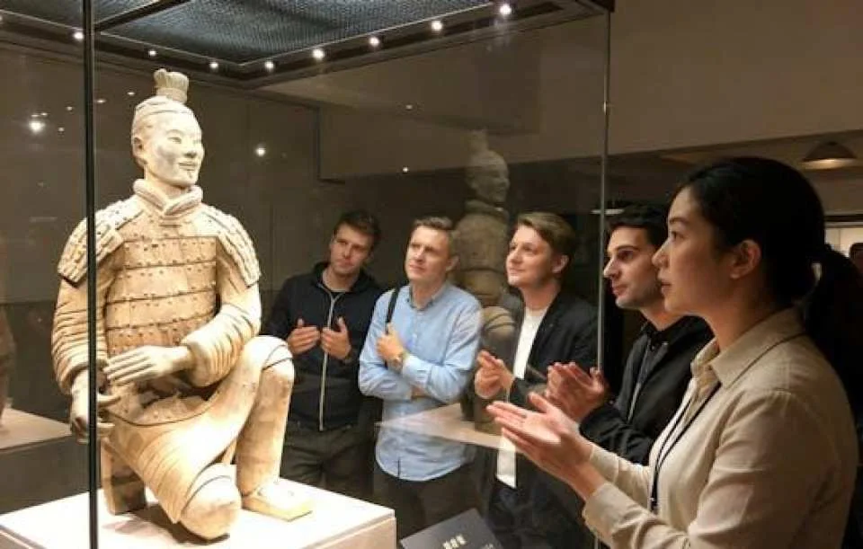 Xi'an afternoon adventure: Terracotta Army and Muslim Street dinner (617110)
