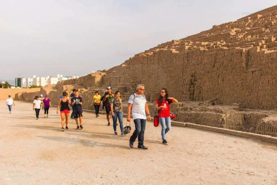 Lima half-day guided tour with San Francisco church and Huaca Pucllana