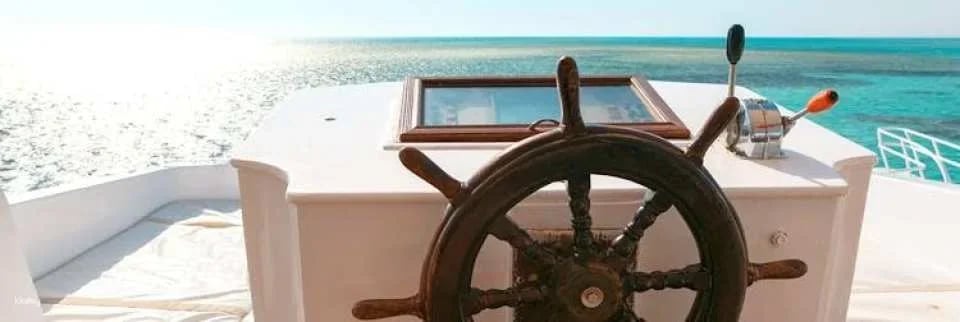Half-day afternoon boat trip with lunch and drinks in Hurghada