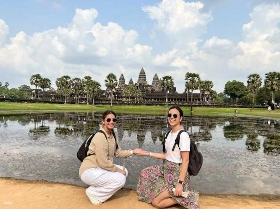 Angkor Wat sunrise bike tour with lunch included