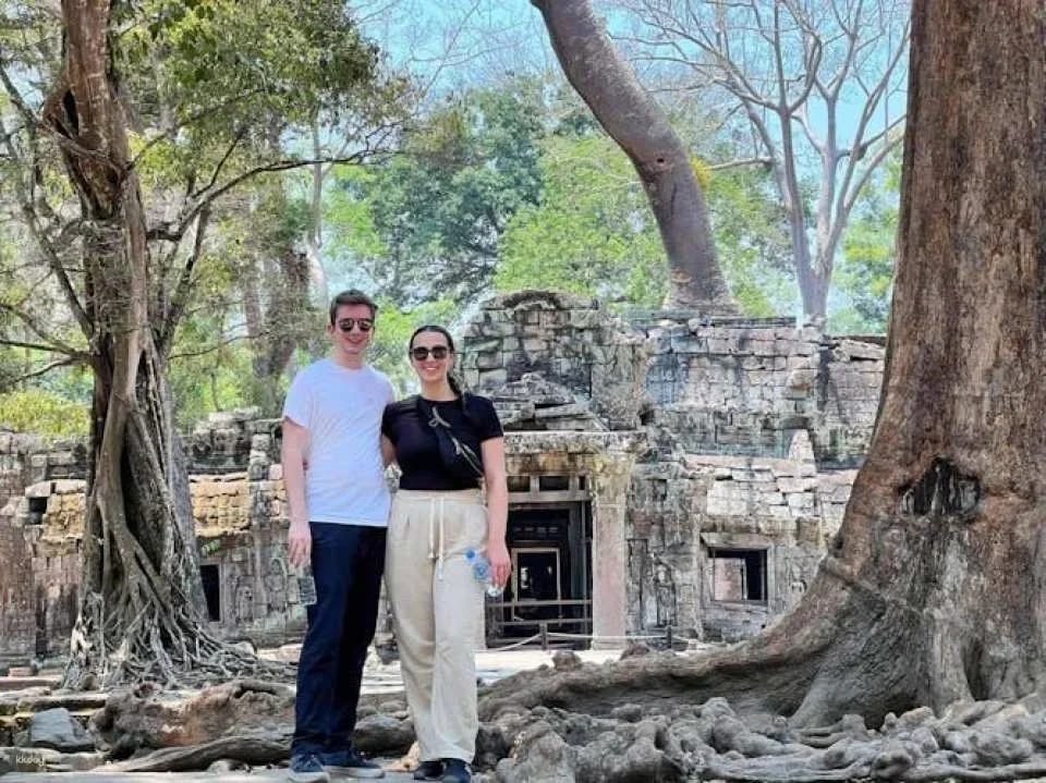 Angkor Wat sunrise bike tour with lunch included