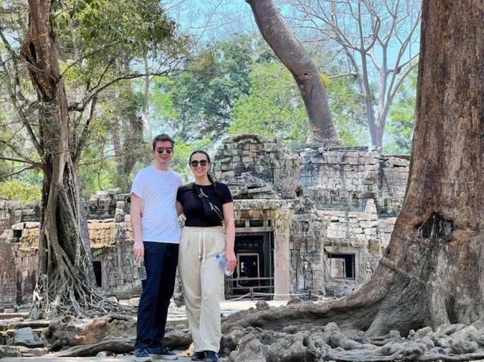 Angkor Wat sunrise bike tour with lunch included