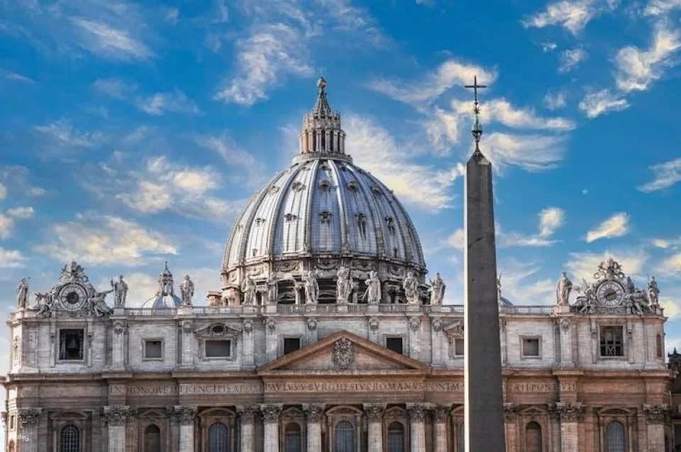 Papal Audience and Guided Tour in Spanish
