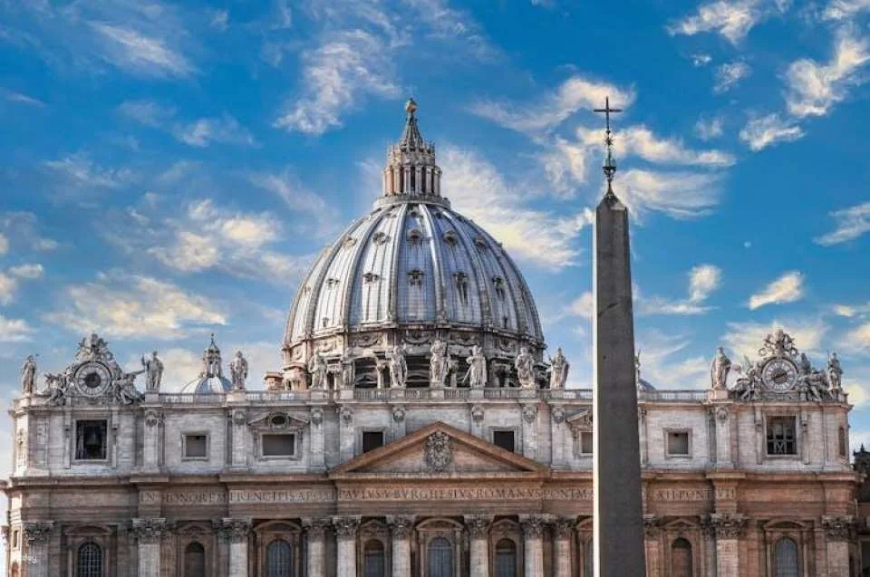 Papal Audience and Guided Tour in Spanish