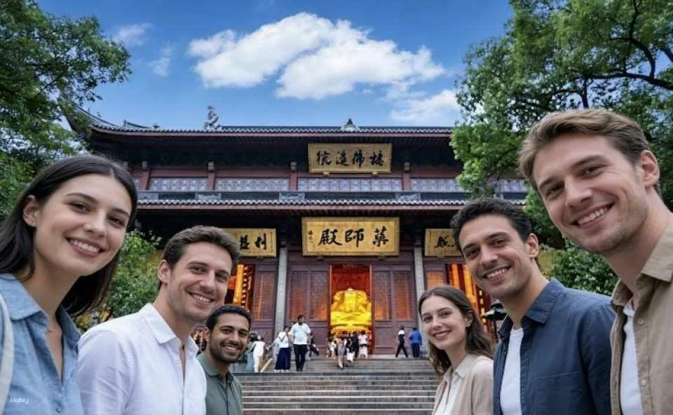 Private guided tour of Hangzhou's West Lake and cultural sites