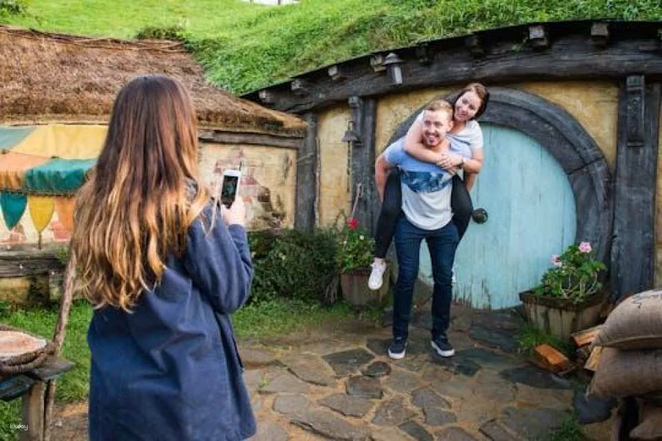 Hobbiton express day tour with lunch