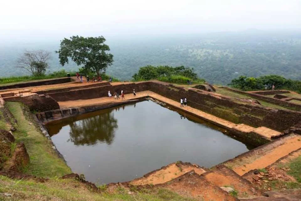 Sigiriya Lion Rock and Dambulla Cave Temple tour in Sri Lanka
