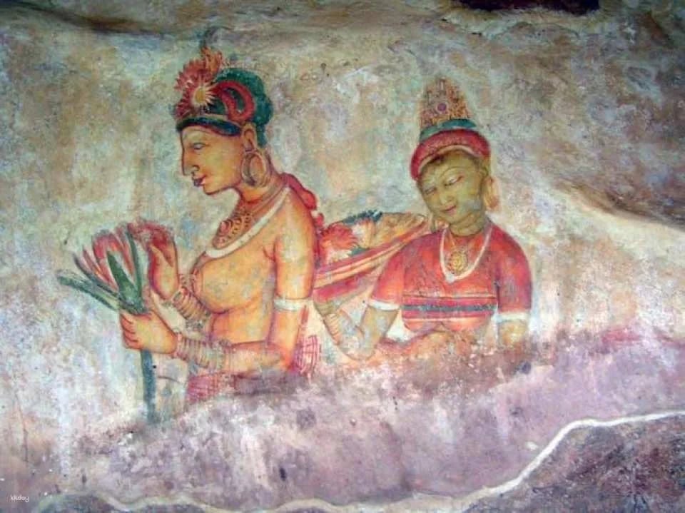 Sigiriya Lion Rock and Dambulla Cave Temple tour in Sri Lanka