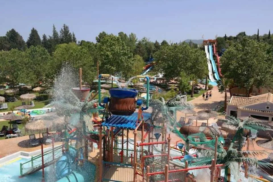 Aqualand with transfer