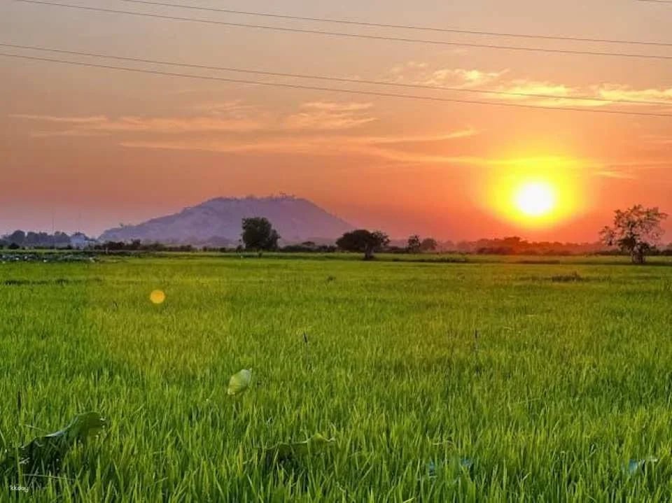 Siem Reap sunset countryside cycling tour