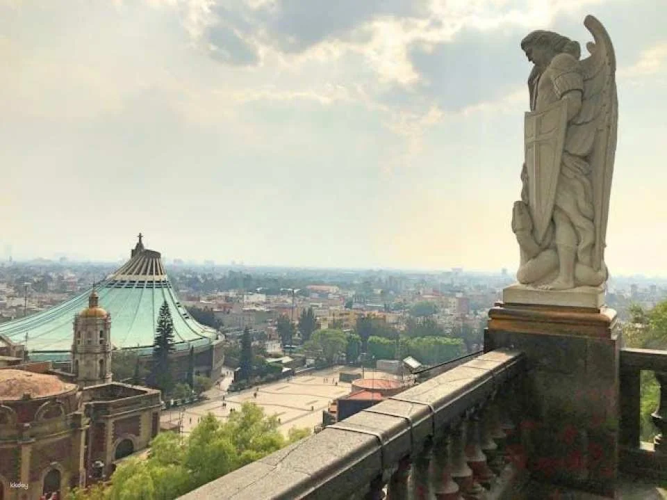Teotihuacan pyramids and Basilica of Our Lady of Guadalupe guided tour