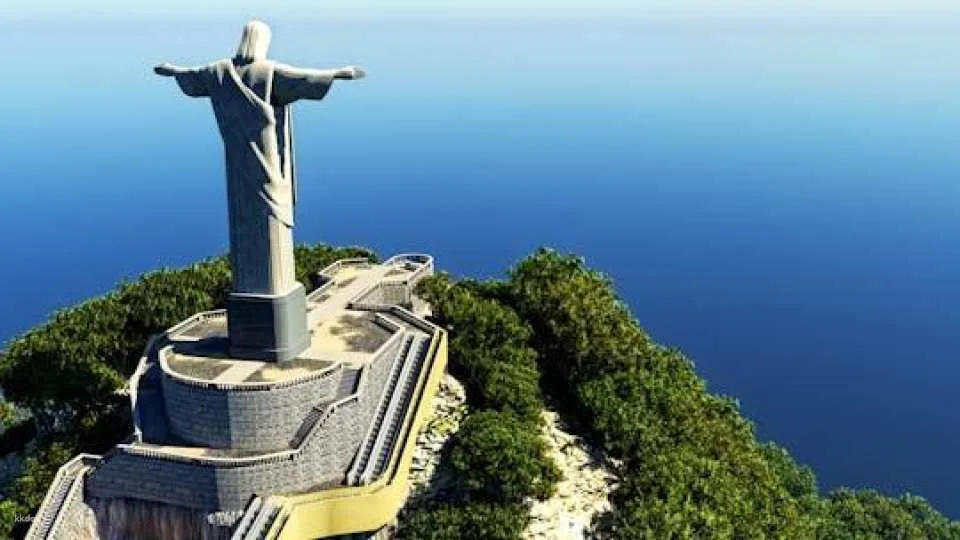 Combo tour Rio by day - Corcovado, Christ Redeemer, and Sugarloaf with lunch and Ginga Tropical show