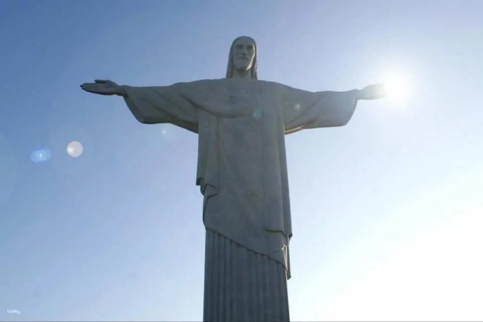 Combo tour Rio by day - Corcovado, Christ Redeemer, and Sugarloaf with lunch and Ginga Tropical show