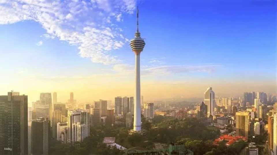 Private full-day transit tour of Kuala Lumpur and Batu Caves