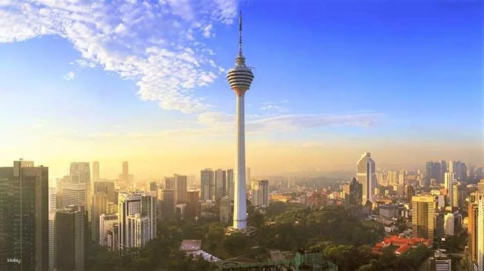 Private full-day transit tour of Kuala Lumpur and Batu Caves