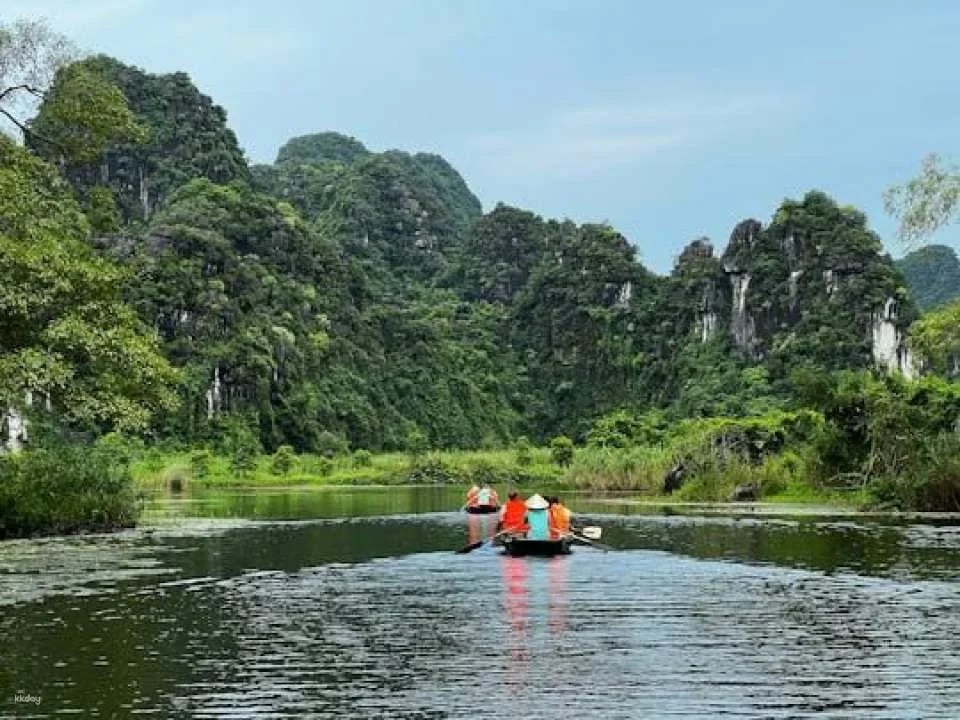 Ninh Binh day tour with Hoa Lu, Trang An and Hang Mua from Hanoi