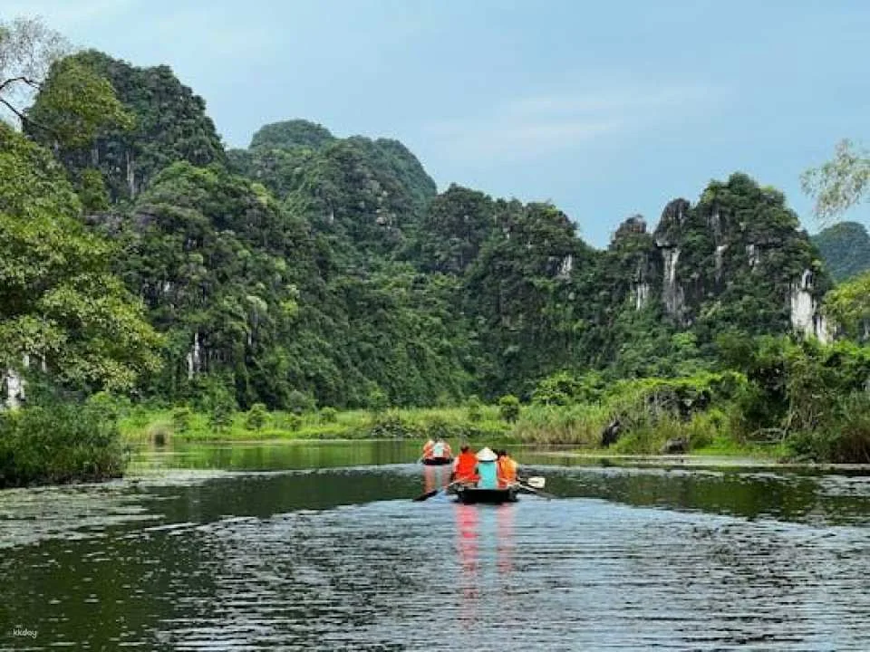 Ninh Binh day tour with Hoa Lu, Trang An and Hang Mua from Hanoi