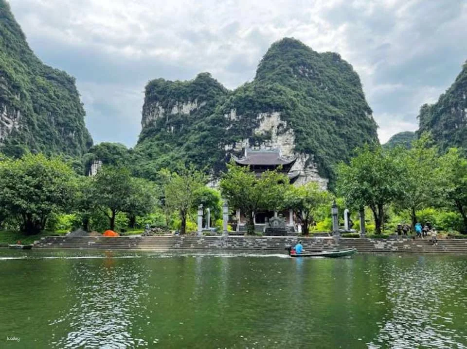 Ninh Binh day tour with Hoa Lu, Trang An and Hang Mua from Hanoi