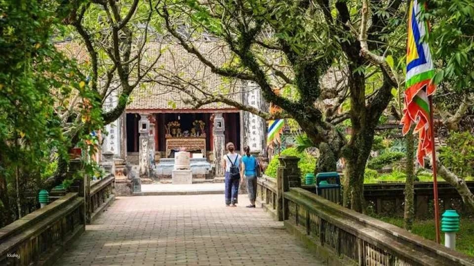 Ninh Binh day tour with Hoa Lu, Trang An and Hang Mua from Hanoi