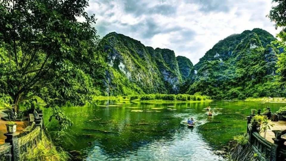 Ninh Binh day tour with Hoa Lu, Trang An and Hang Mua from Hanoi