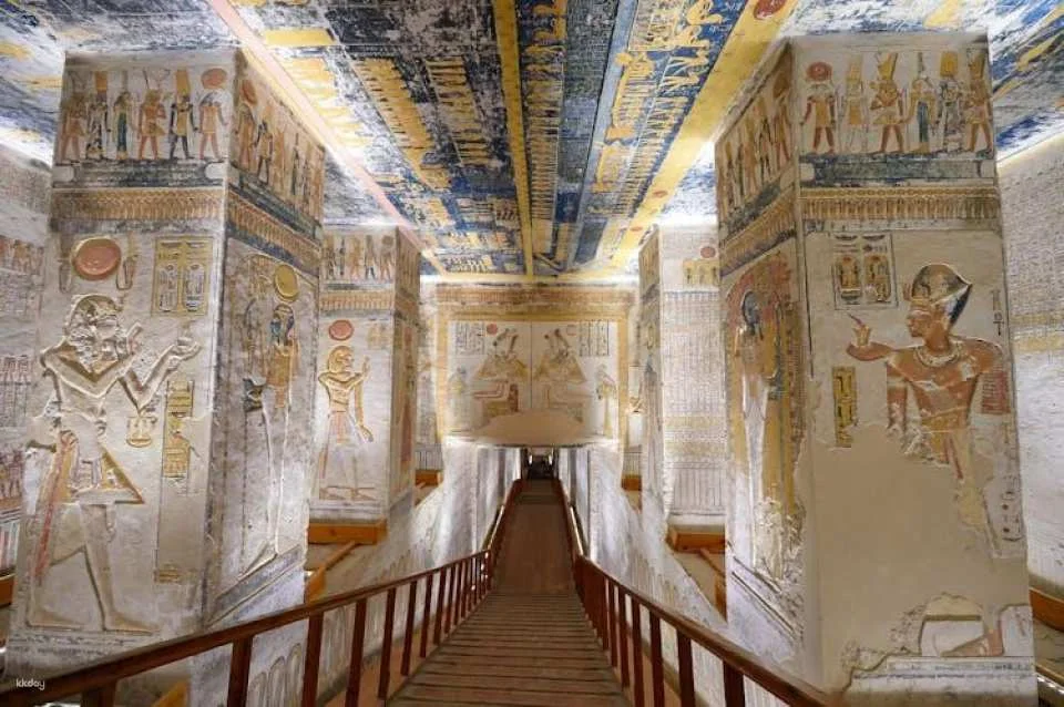 Full-day East and West Bank tour with lunch from Luxor