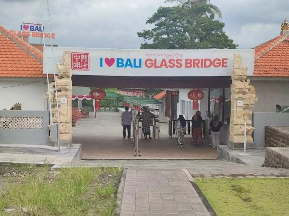 Bali Glass Bridge experience tickets