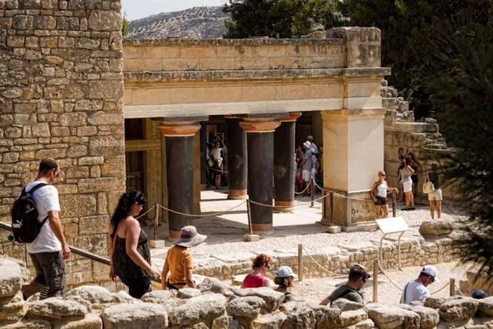 Knossos Archaeological Site Entrance Tickets and Heraklion Audio Guide