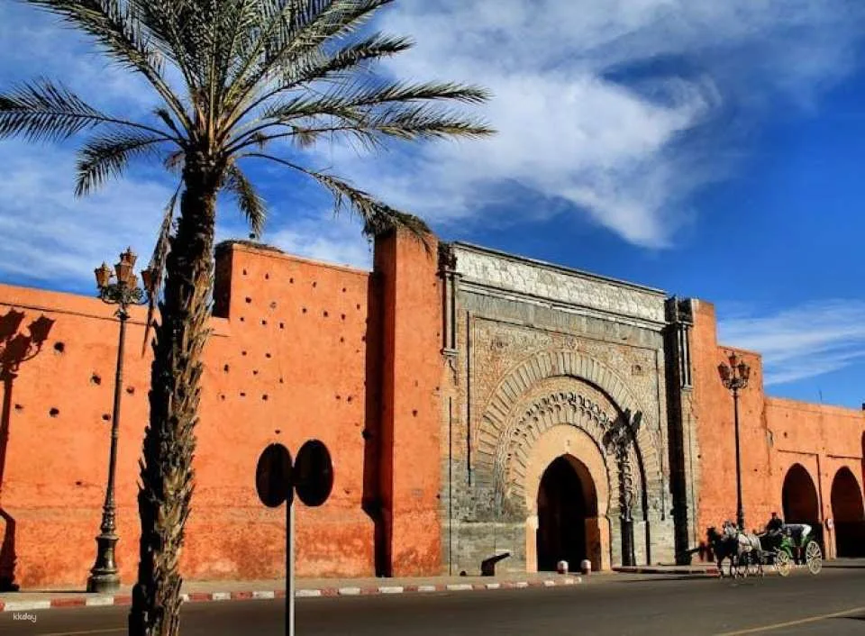 Two-day tour from Agadir to Agafay, Essaouira and Marrakech