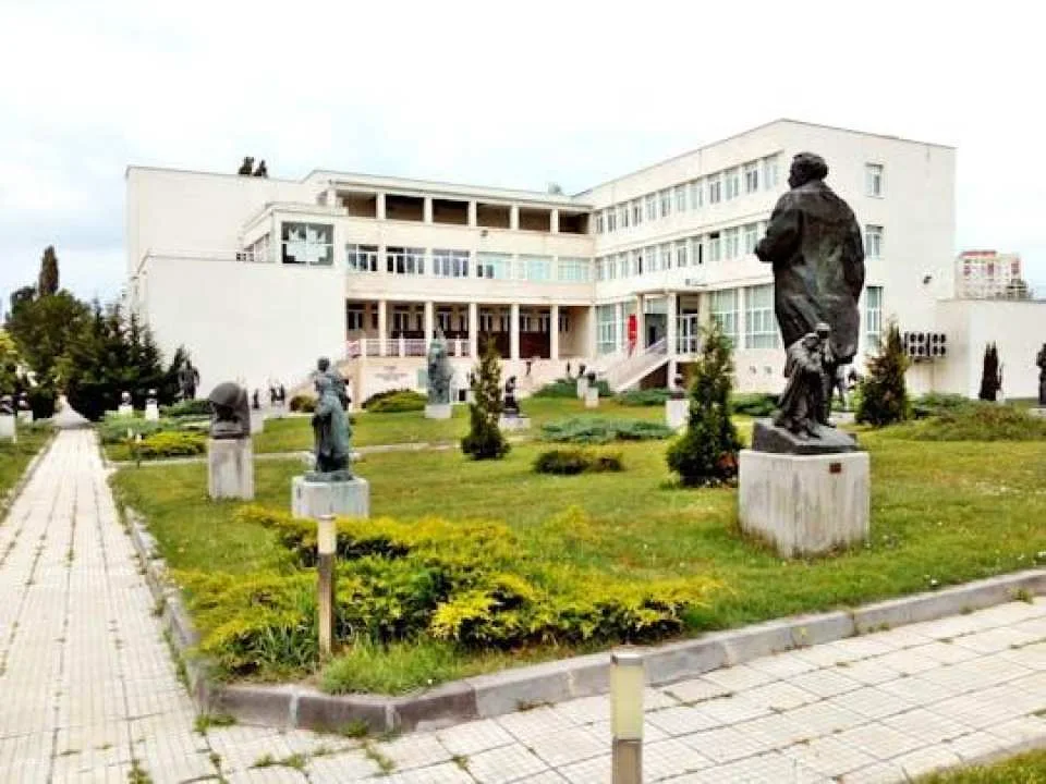 Self-guided tour in the Museum of Socialist Art (618333)