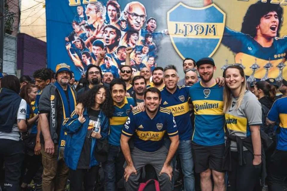 Boca Juniors match at La Bombonera with local host and transfer