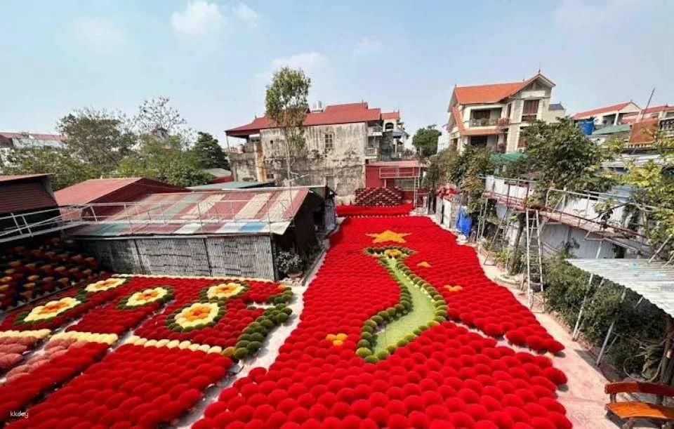 Quang Phu Cau incense stick village guided tour from Hanoi