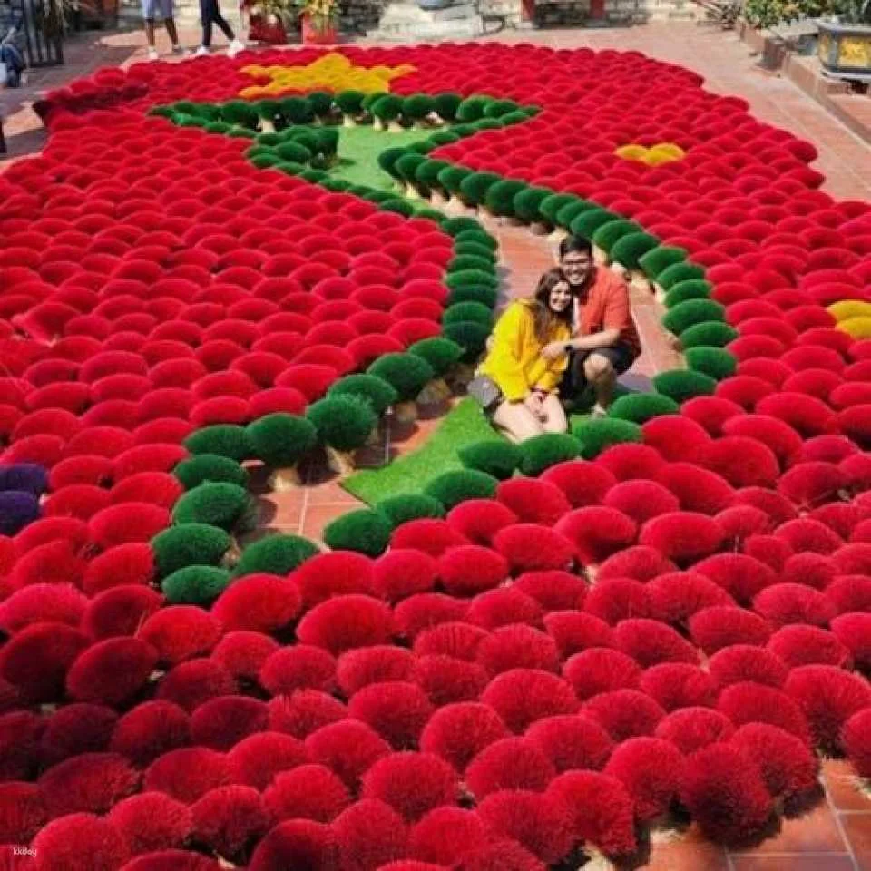 Quang Phu Cau incense stick village guided tour from Hanoi