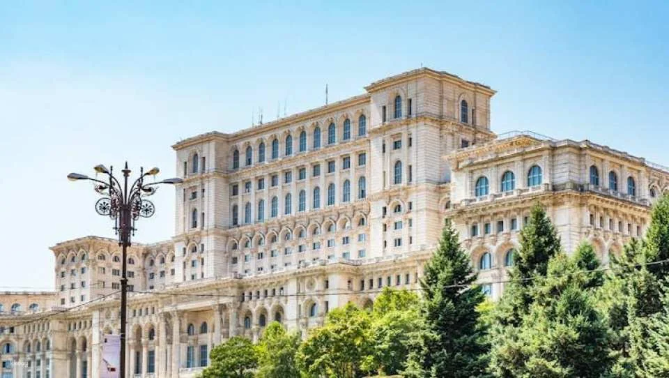 Bucharest pass with Old Town, Parliament and optional Dracula’s Castle