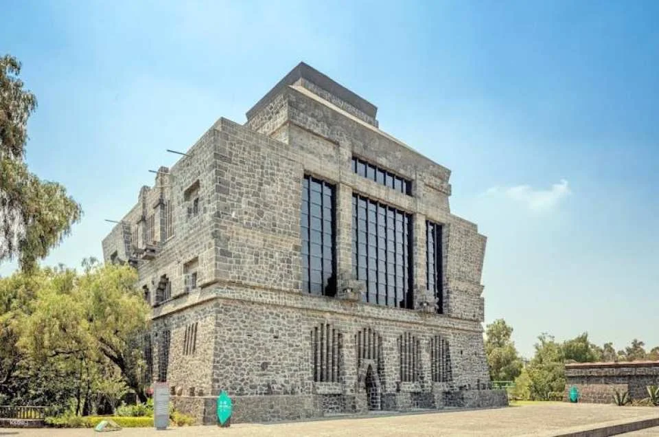 Frida Kahlo and Diego Rivera's legacy private tour with tickets to three museums