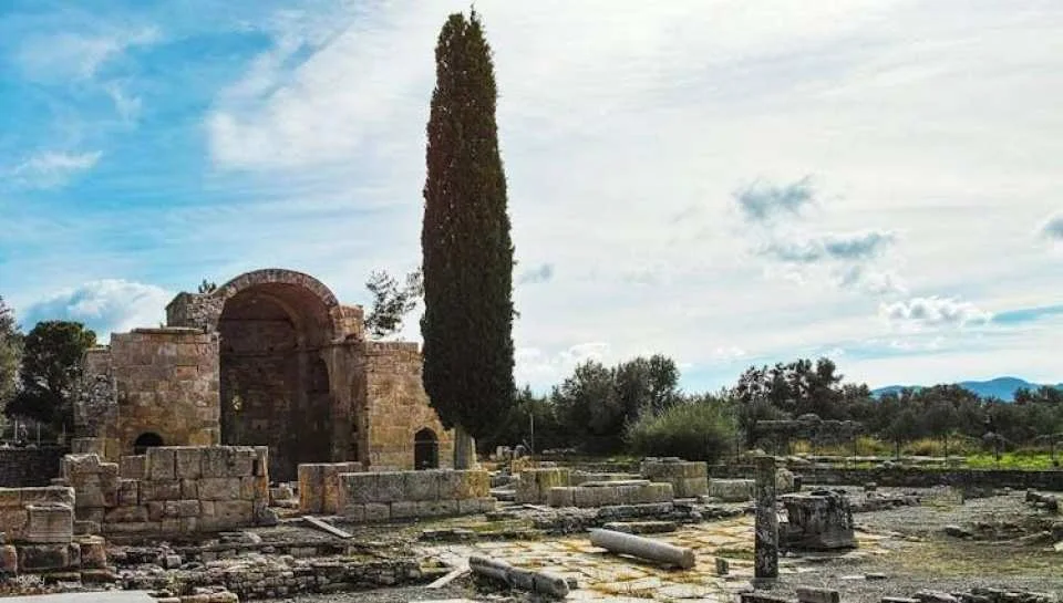 VIP tour of ancient palaces, Minoan wine routes and Matala Beach