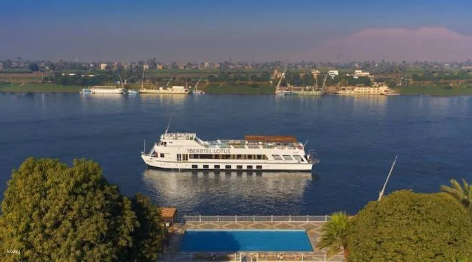 Luxor Guided Tour from Marsa Alam with Nile Cruise and Lunch