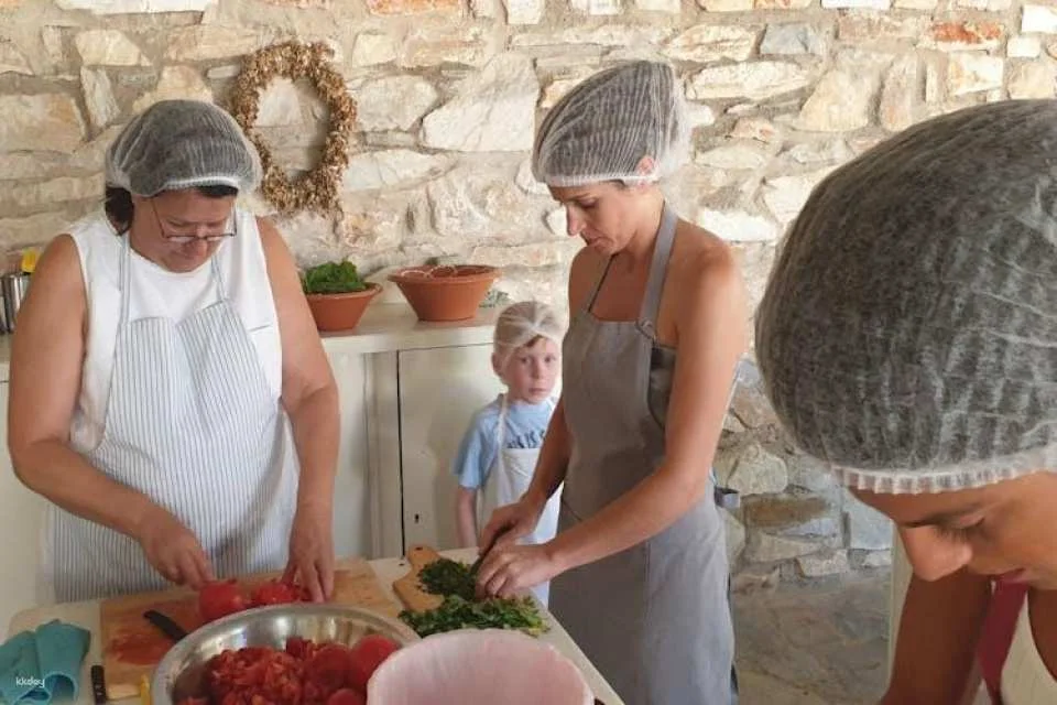 Paros cooking class with transportation