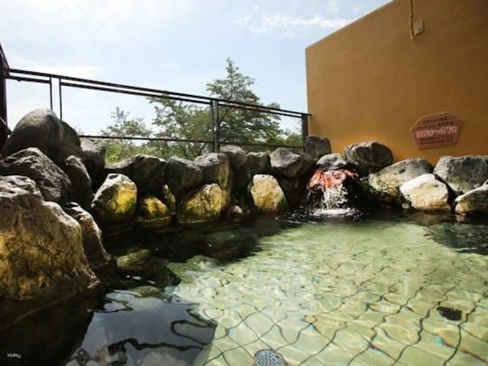 Hot Spring Experience at Hotel Kaminoyu Onsen in Yamanashi