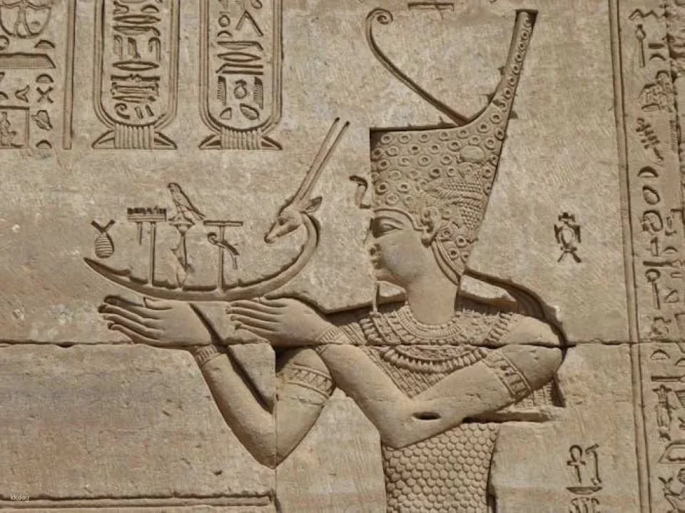 Guided tour to Dendera temple and felucca cruise with lunch from Luxor