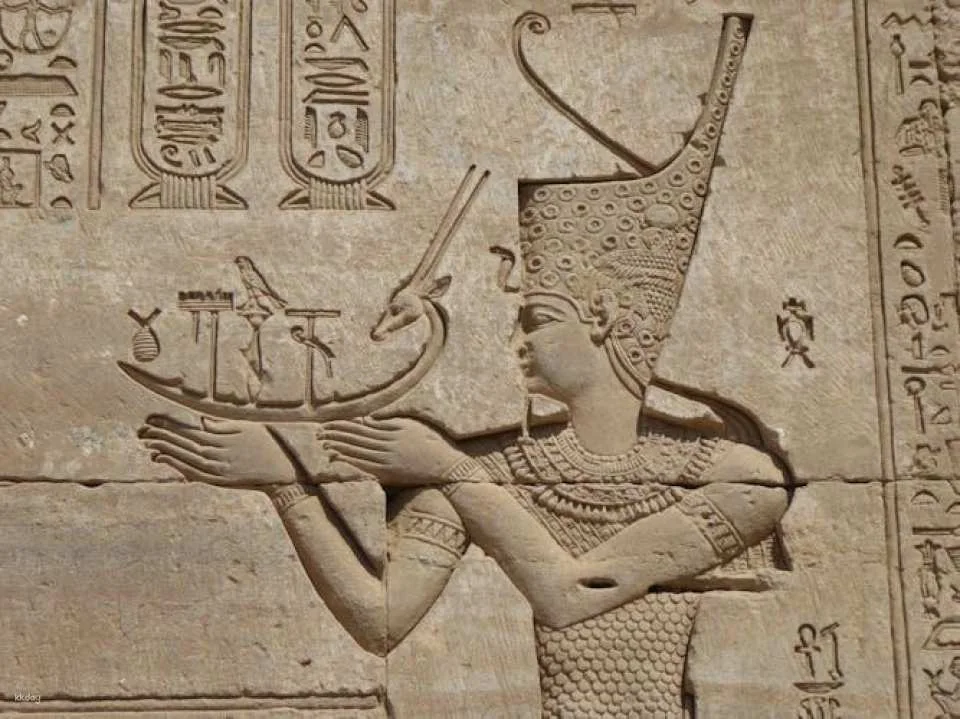 Guided tour to Dendera temple and felucca cruise with lunch from Luxor