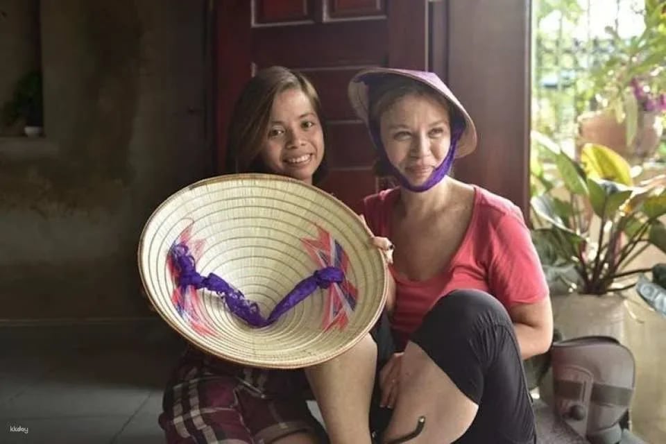 Tour to Chuong Hats Village with ancient feudal Hanoi countryside